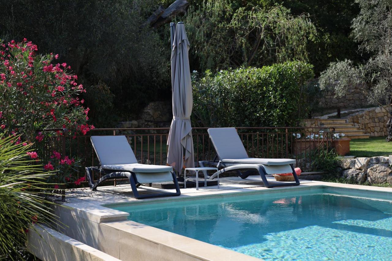 L'Elegante Bastide En Pierre Avec Vue Sur Le Vieux Village De מוגין מראה חיצוני תמונה