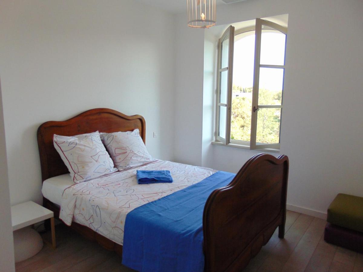 L'Elegante Bastide En Pierre Avec Vue Sur Le Vieux Village De מוגין מראה חיצוני תמונה